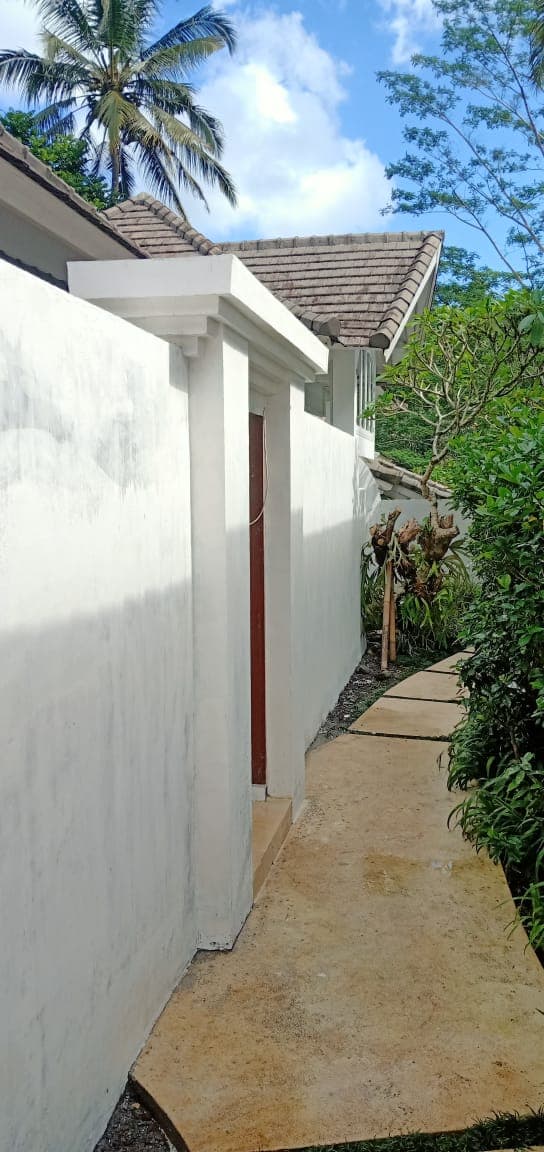 Perbaikan tembok retak